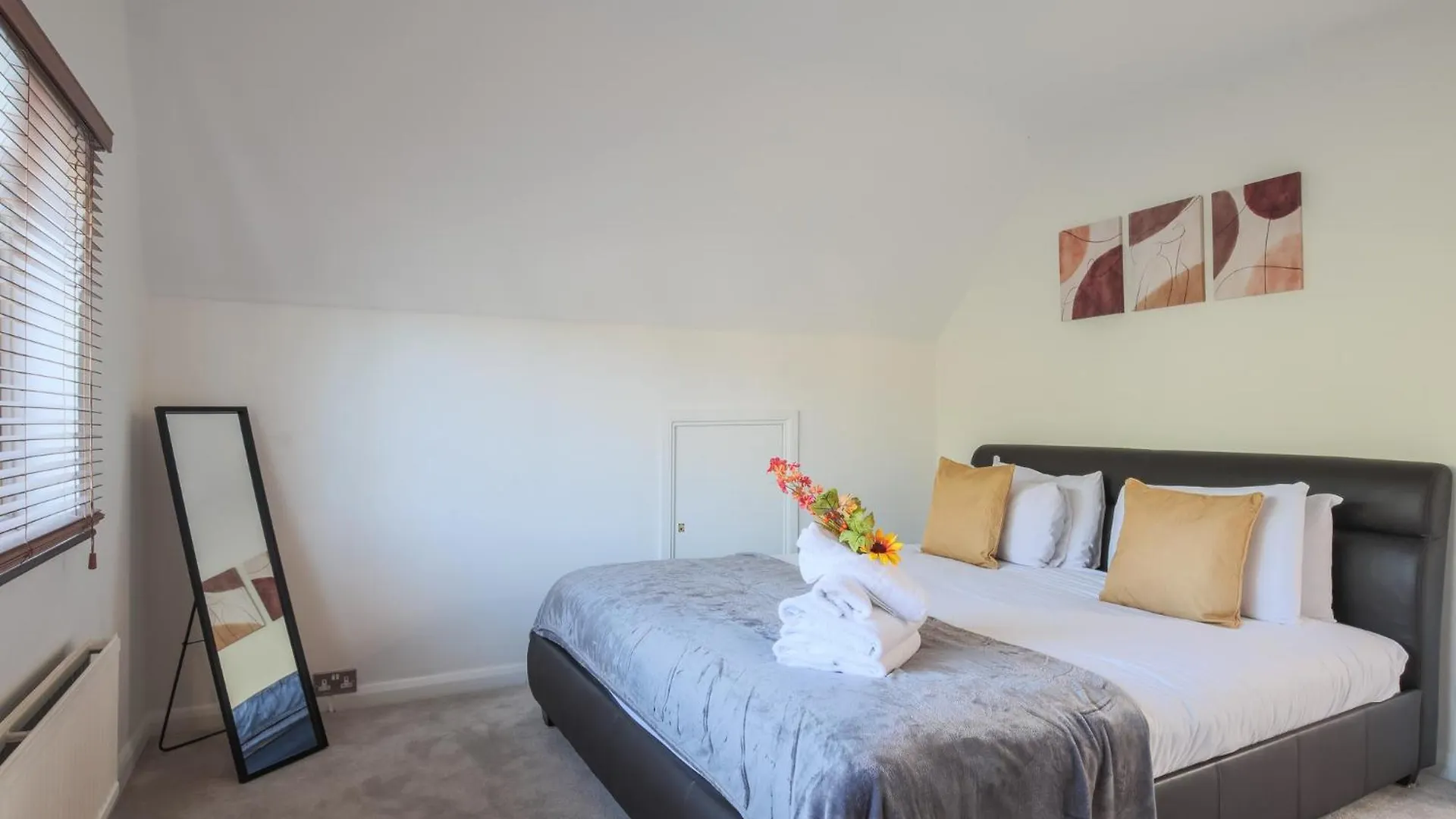 Pass The Keys Spacious Home In Picturesque Village Of Wraysbury Velká Británie