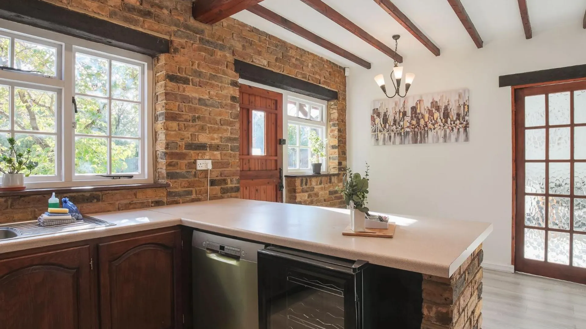 Pass The Keys Spacious Home In Picturesque Village Of Wraysbury 0*,  Velká Británie