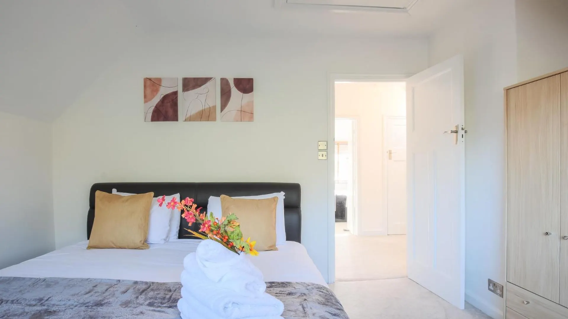 Holiday home Pass The Keys Spacious Home In Picturesque Village Of Wraysbury