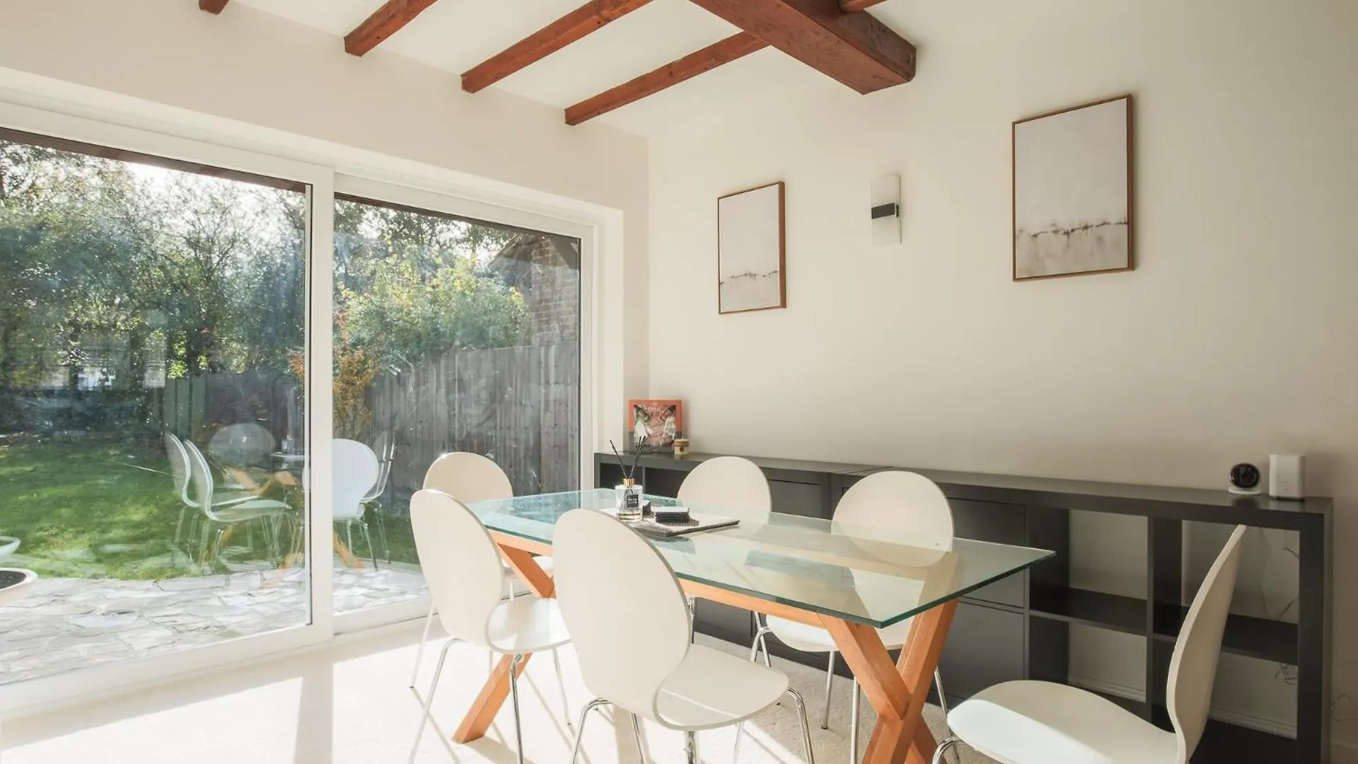 Pass The Keys Spacious Home In Picturesque Village Of Wraysbury Holiday home