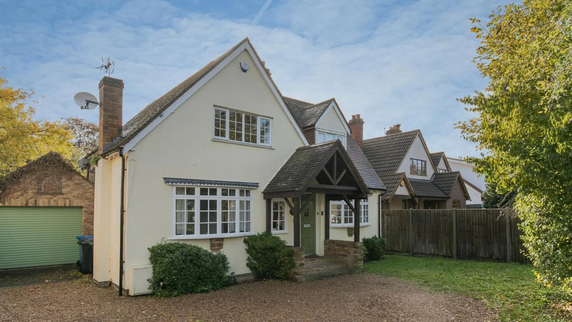 Pass The Keys Spacious Home In Picturesque Village Of Wraysbury