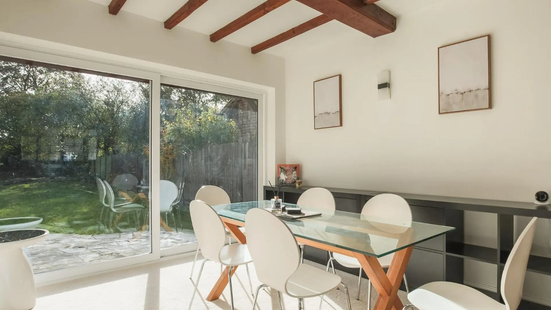 Pass The Keys Spacious Home In Picturesque Village Of Wraysbury United Kingdom